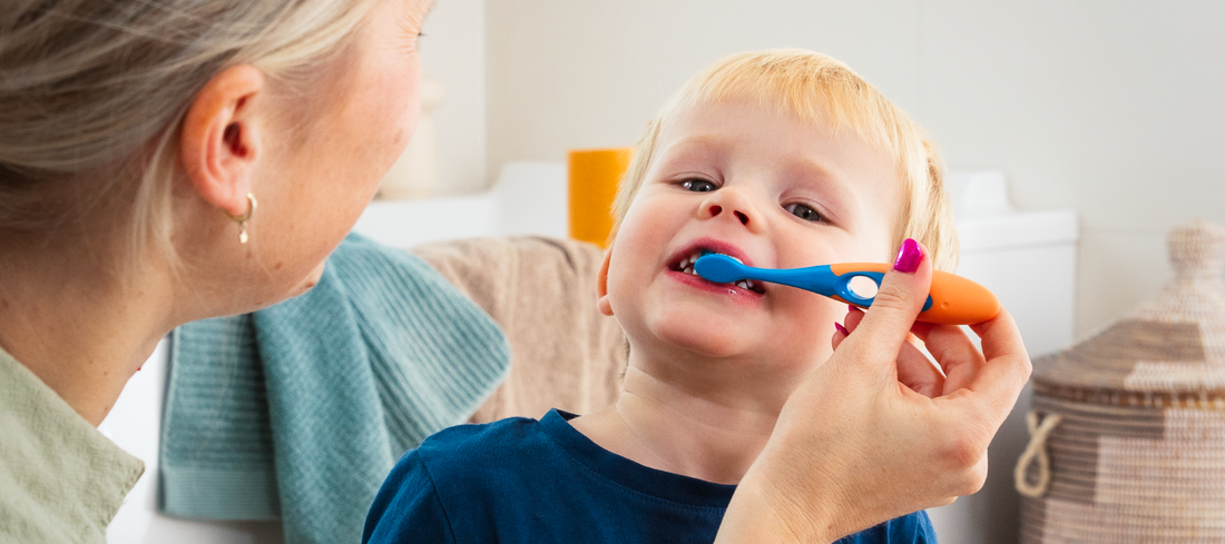 Dicas para tornar a higiene oral dos mais pequenos divertida e eficaz no regresso à rotina 🧡