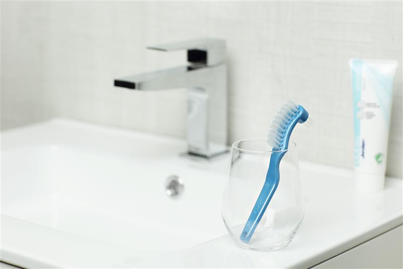 Escova de Prótese Dentária Jordan Clinic