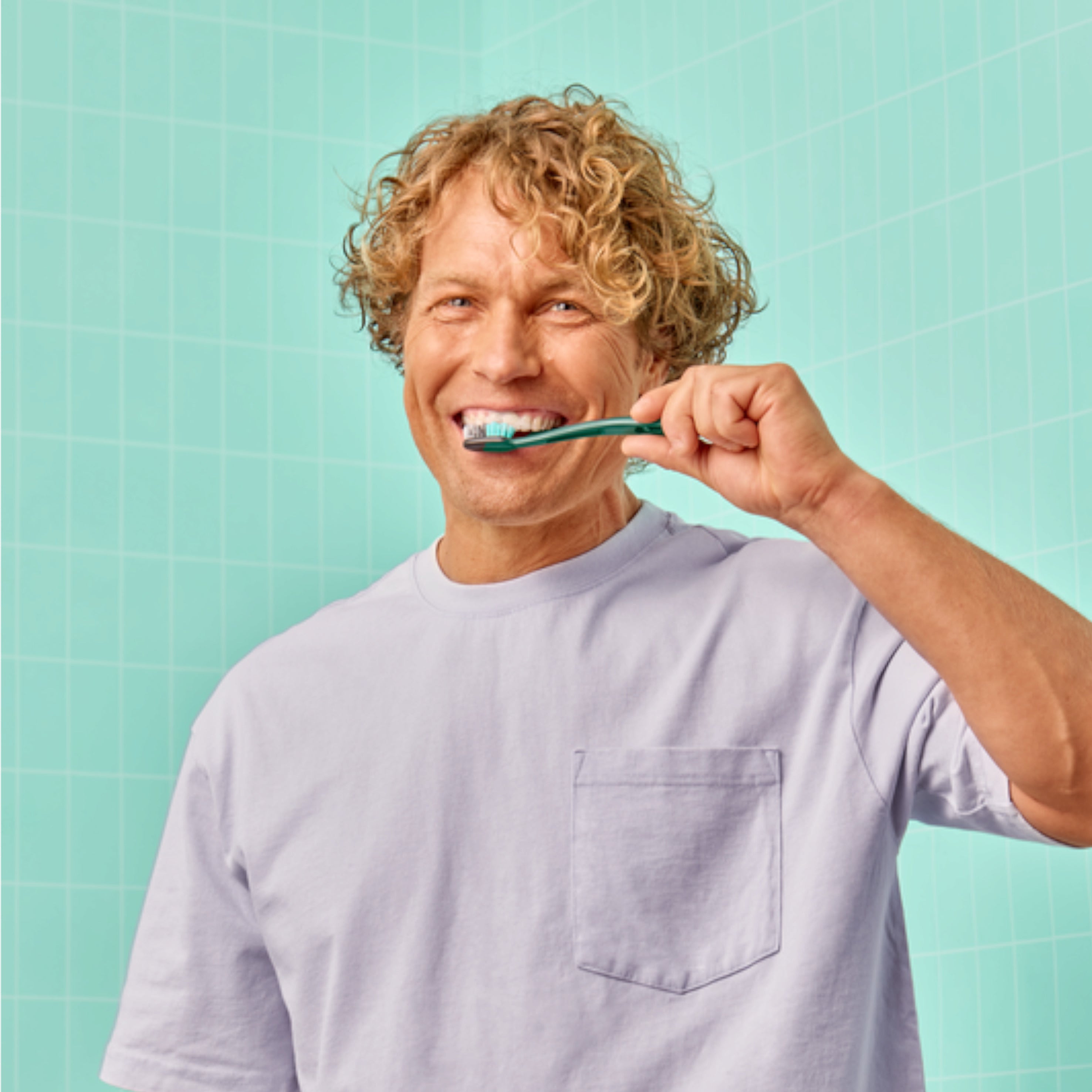 Escova de Dentes Jordan Ultralite Whitening Soft Adulto Pack 2