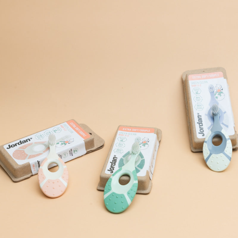 Escova de Dentes Bebé Jordan Green Clean Step1 - 0-2 anos